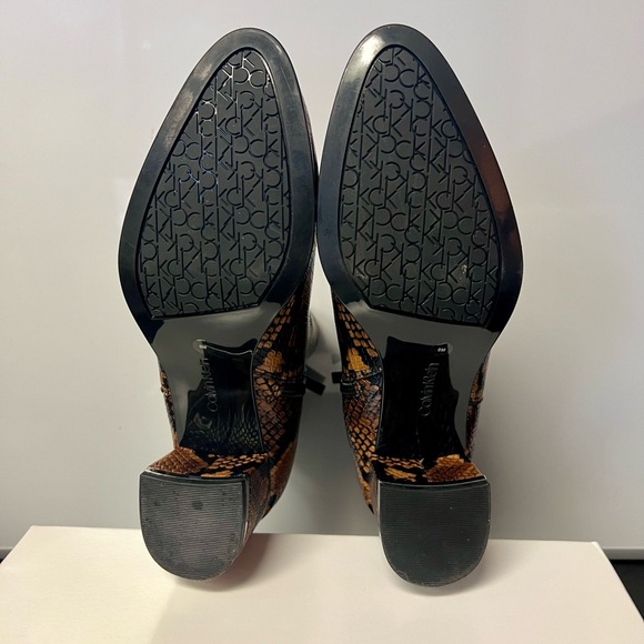 Calvin Klein Women Snake Print Boots Brand New - Picture 7 of 11